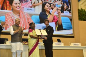 Read more about the article Shah Rukh Khan Receives National Award for Best Actor in Jawan from the President of India, Droupadi Murmu