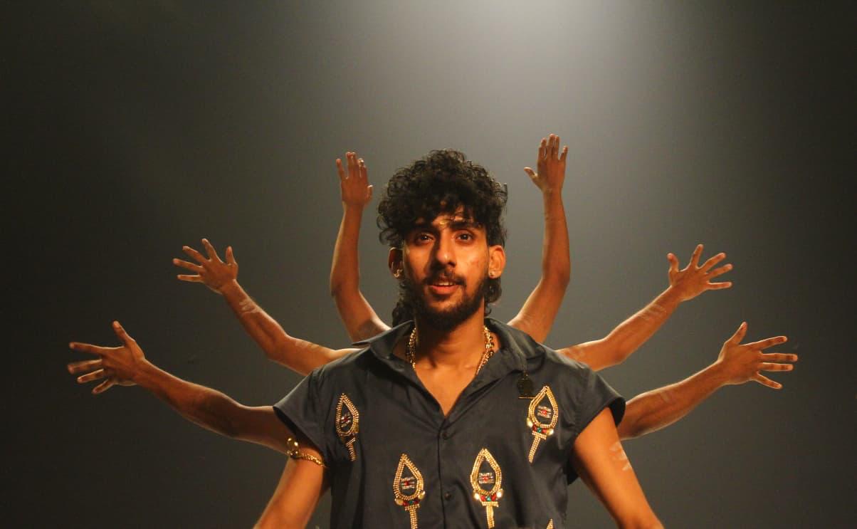 Read more about the article “காக்கும் வடிவேல்” ஒரு புதிய இசை மைல்கல்லைப் பதிவு செய்கிறது.