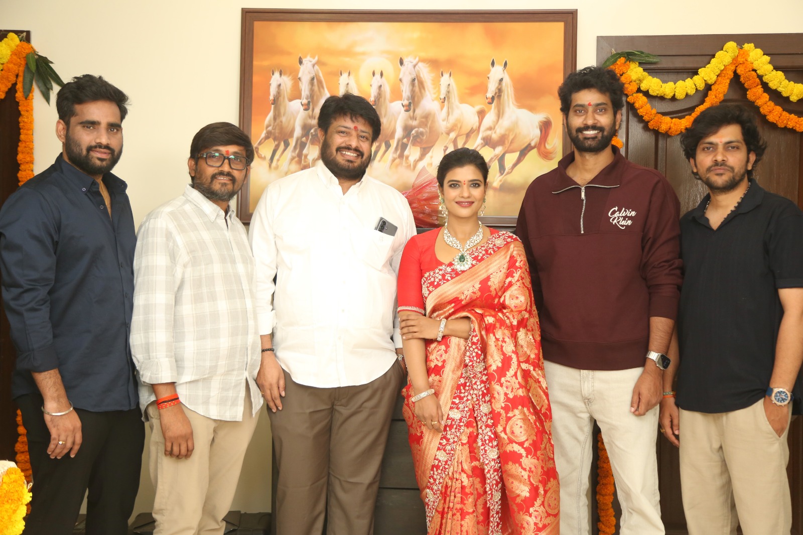 Read more about the article திரு வீர், ஐஸ்வர்யா ராஜேஷ், பரத் தர்ஷன், மகேஸ்வரா ரெட்டி மூலி, கங்கா என்டர்டெயின்மென்ட்ஸ் இணையும் “புரொடக்ஷன் நம்பர்  2 “  பிரம்மாண்டமாகத் துவங்கியது !!