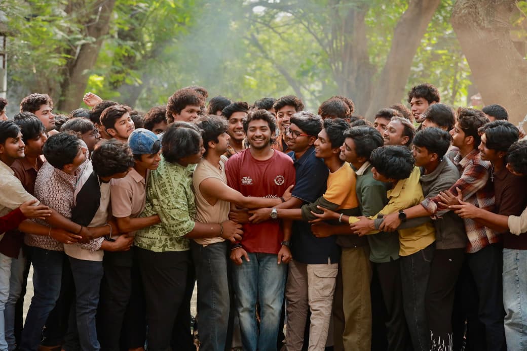 Read more about the article பார்வதா எண்டர்டெயின்மெண்ட் நிறுவனத்தின் தயாரிப்பில் கென் கருணாஸ் இயக்குநராக அறிமுகமாகும் ‘புரொடக்ஷன் நம்பர் ஒன்’ படத்தின் படப்பிடிப்பு நிறைவு