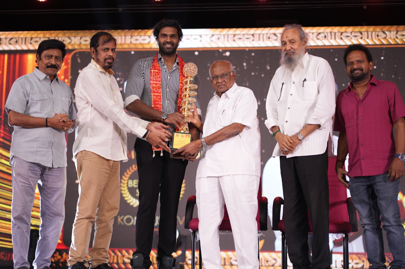 Read more about the article எம். ஜி. ஆர். சிவாஜி அகாடமி 41 வது திரைப்பட விருது வழங்கும் விழா வள்ளுவர் கொட்டாத்தில் நேற்று சிறப்பாக நடந்தேறியது…