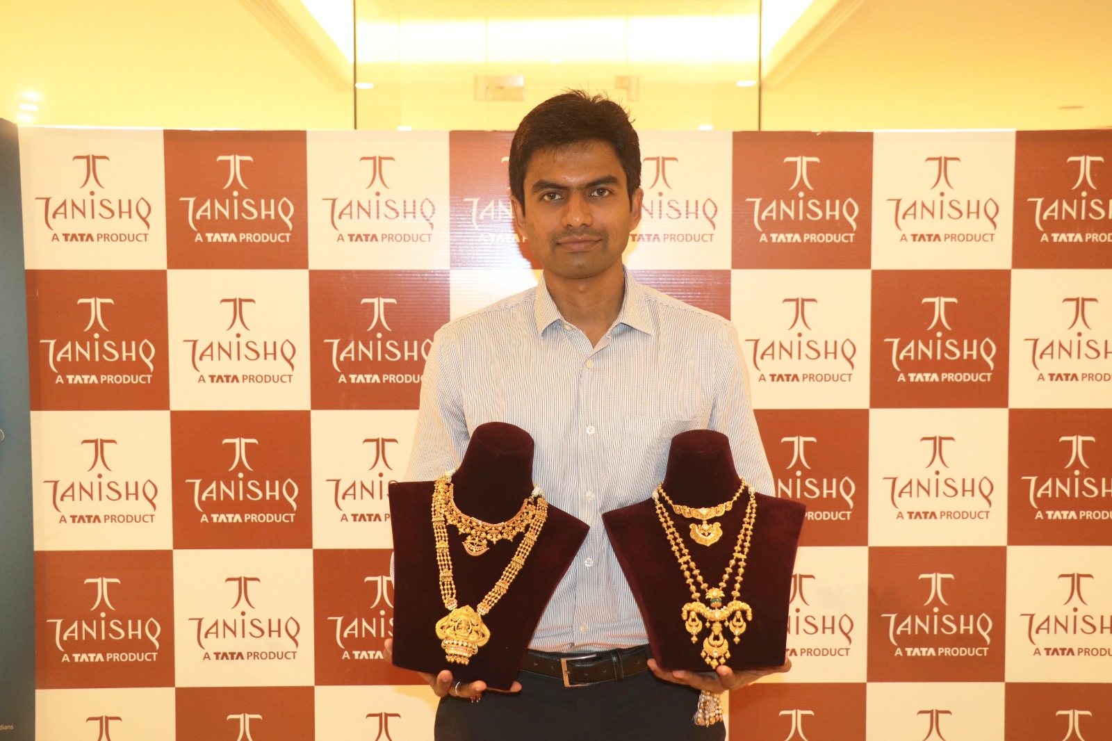 You are currently viewing Tanishq and Sachin Tendulkar Extend Gold Exchange Initiative with Two New Festive Offers