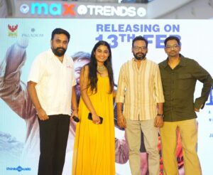 Read more about the article ரசிகர்களை நேரில் சந்தித்த “மை லார்ட்” படக்குழு !!