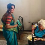 தனது பிறந்தநாளில் முதியோரிடம் ஆசிபெற்ற நடிகை சோனா!
