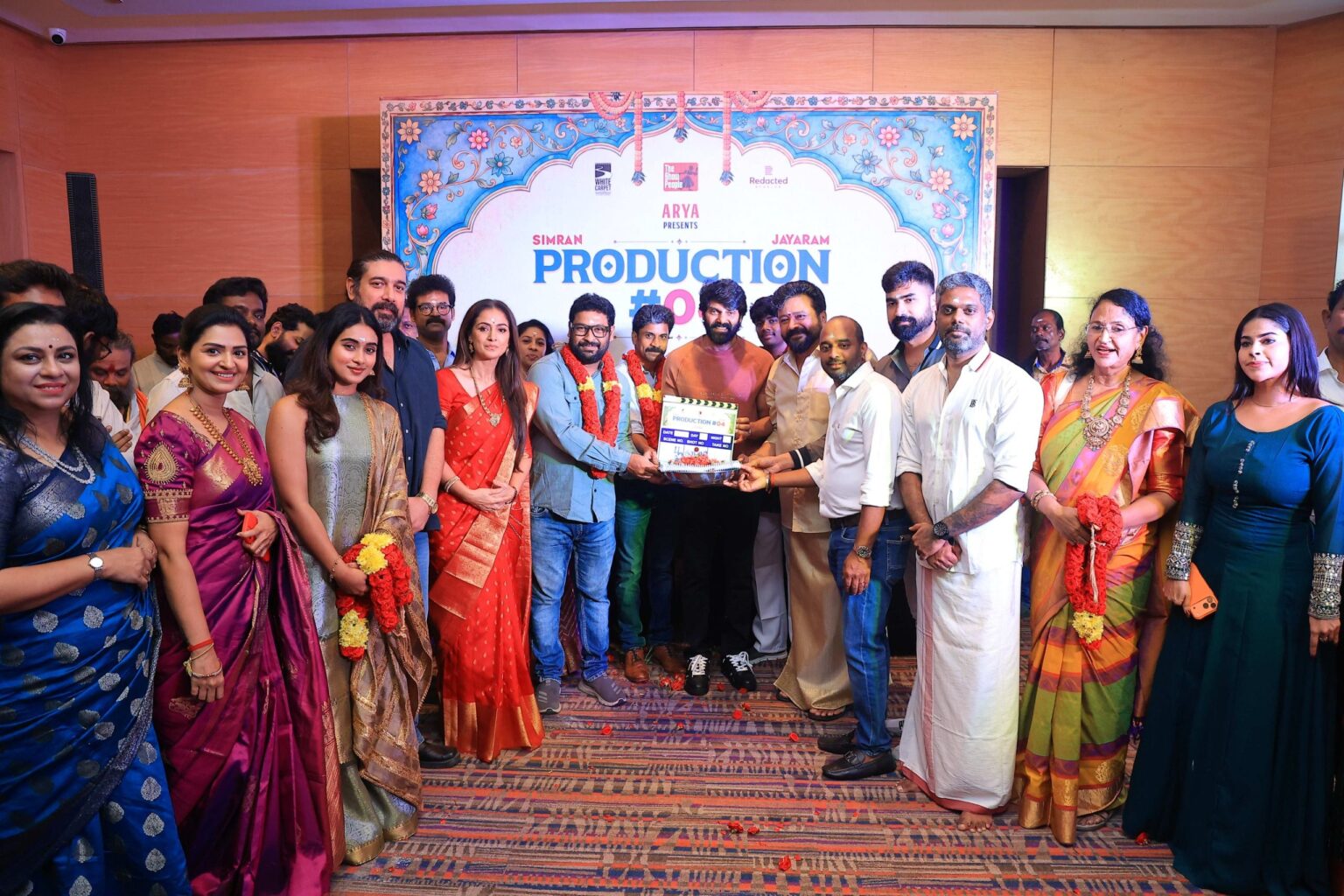 ஜெயராம் – சிம்ரன் நடிக்கும் புதிய ஃபேமிலி ரோம் காம் திரைப்படம் – கோலாகலமாக நடைபெற்ற பூஜை !