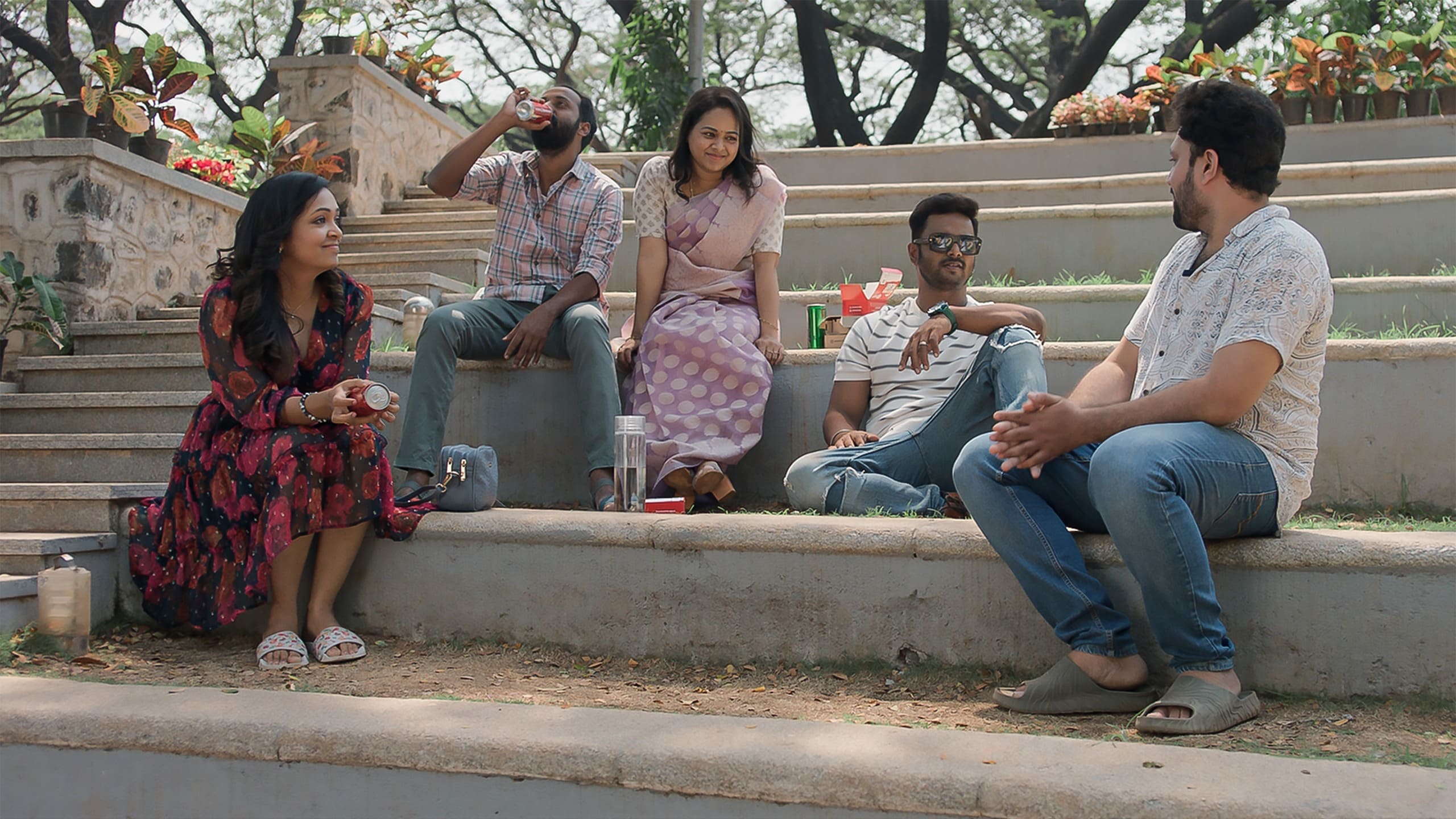 You are currently viewing “Yen Ennai Edho Seidhai” Tamil Movie Review: A Story of Addiction, Love and Emotional Pain