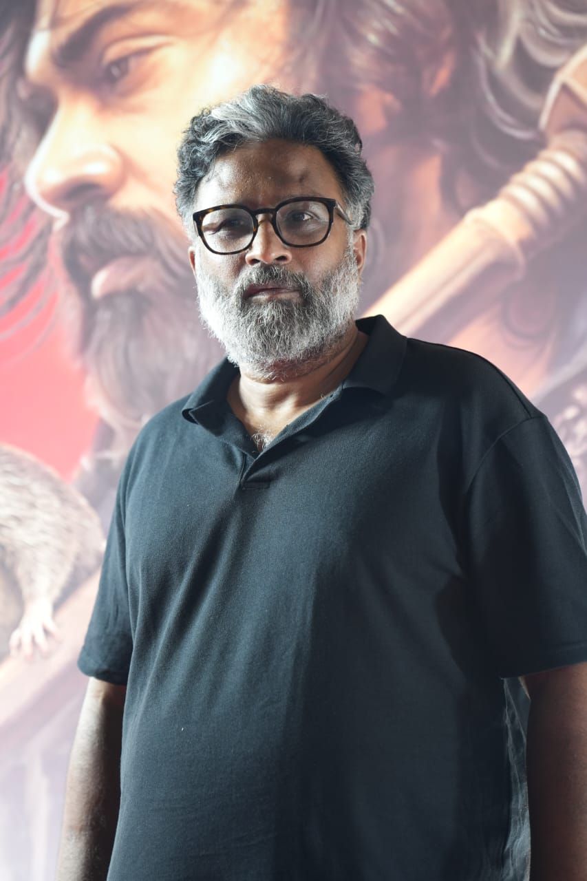 “வெற்றிமாறன் மாற்றியது சூரியை அல்ல, ரசிகர்களின் பார்வையை!” – பாடலாசிரியர் மதன் கார்க்கி விளக்கம்!